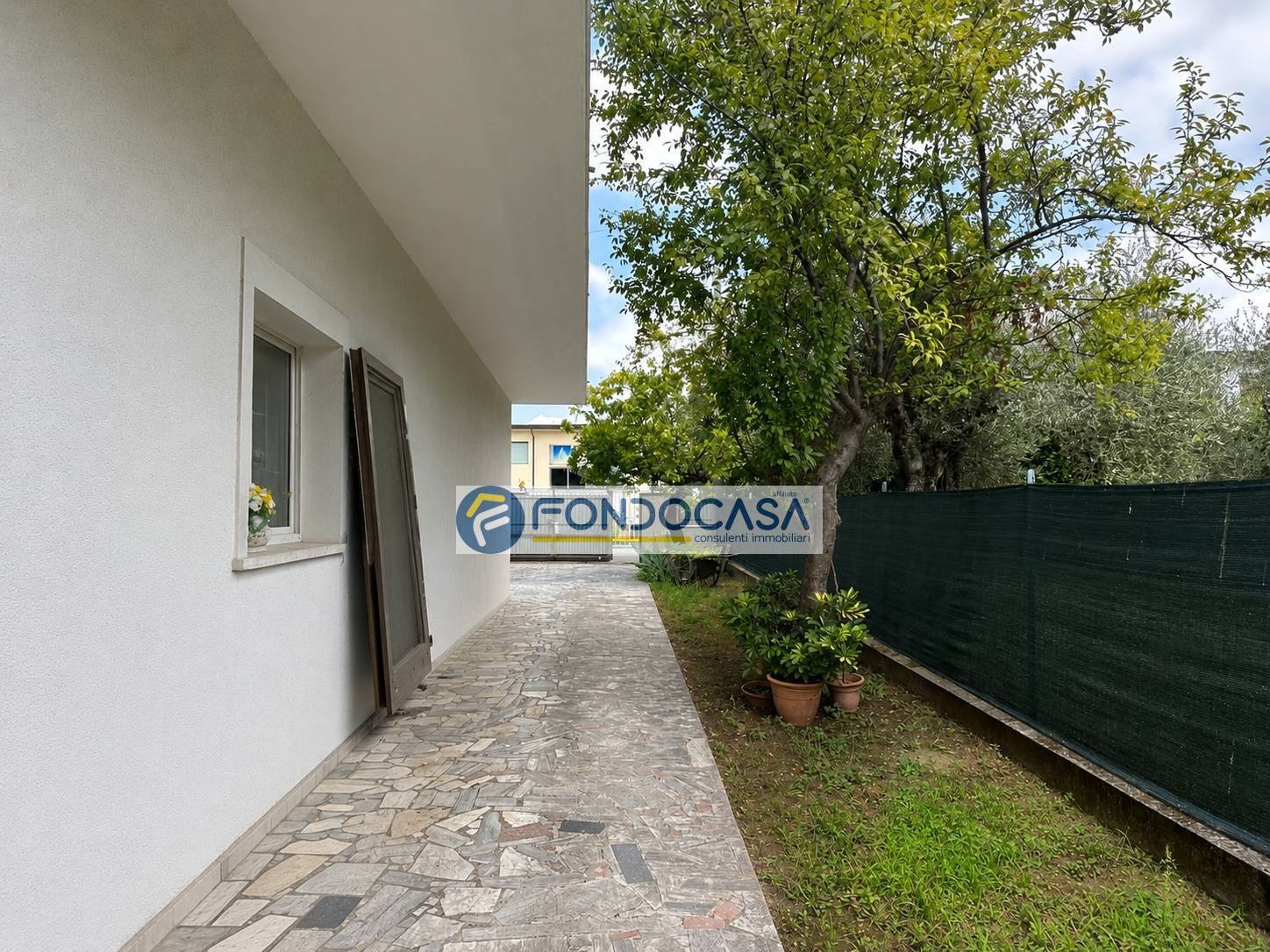 Villa bifamiliare in vendita a Massa