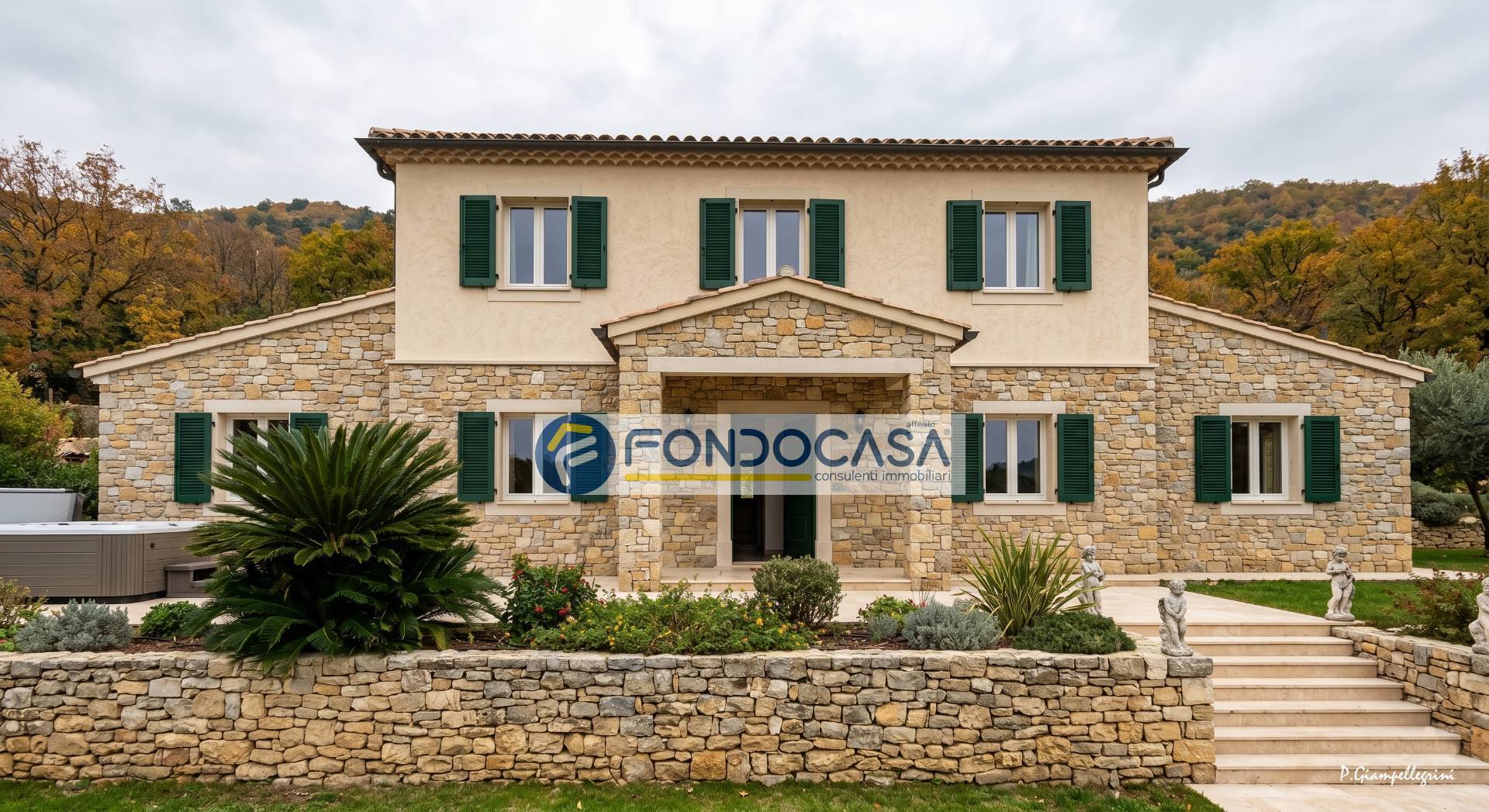 Casa indipendente in vendita a Massa