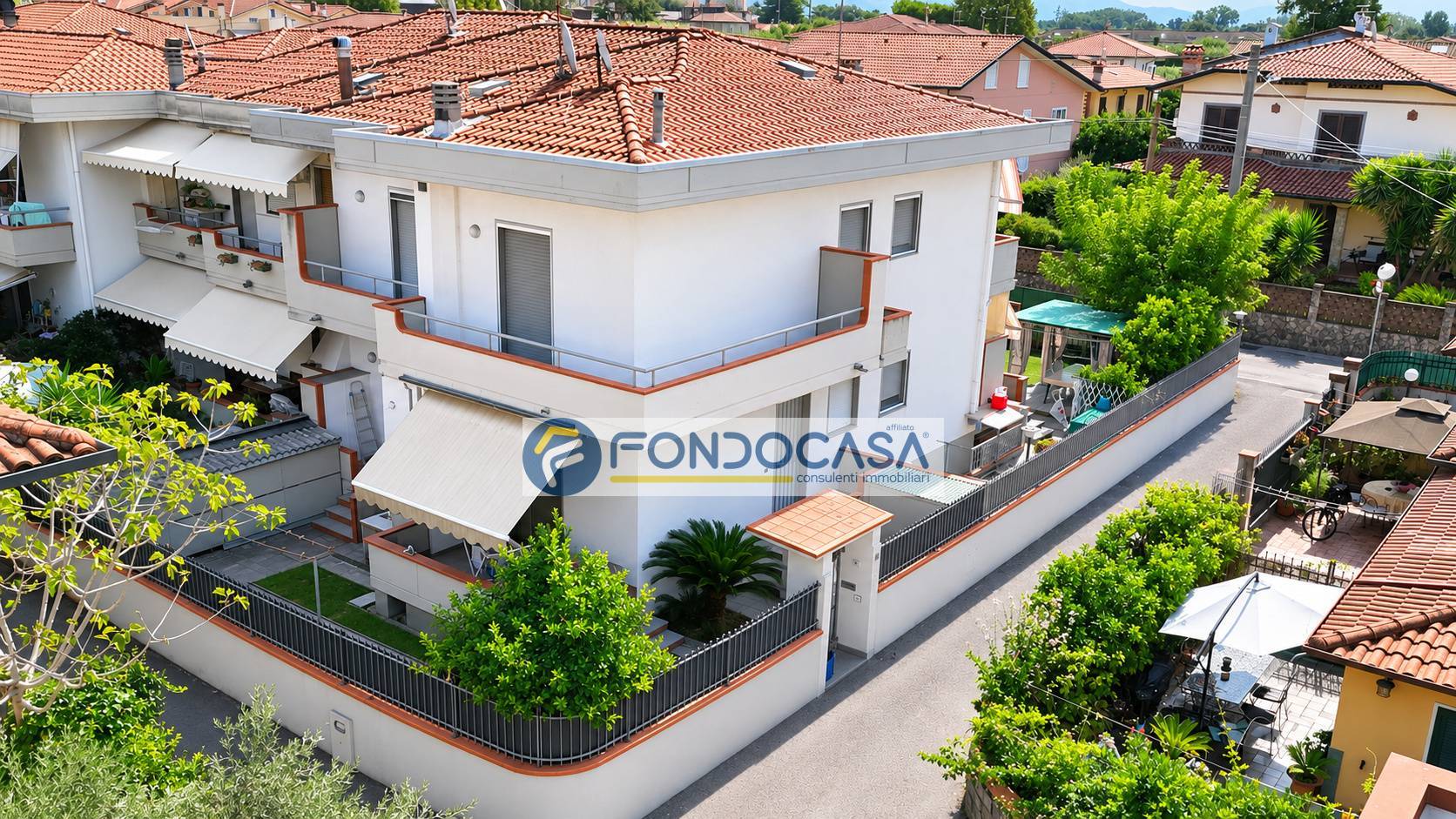 Villa unifamiliare in vendita a Massa, Marina di Massa
