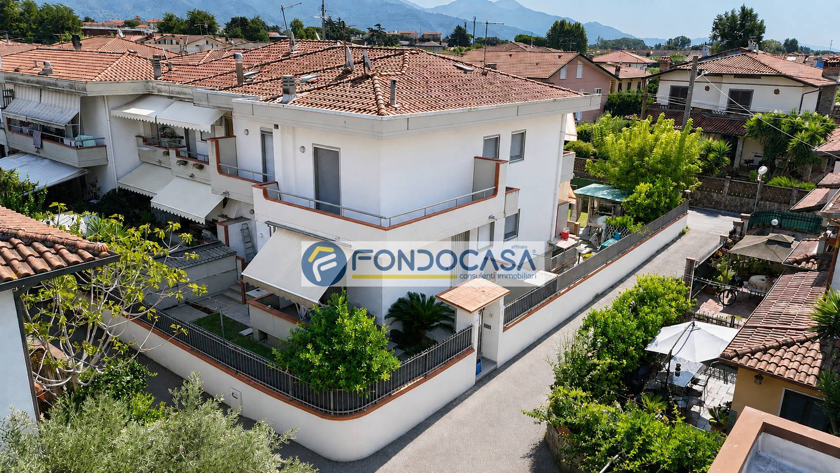 Villa unifamiliare in vendita a Massa, Marina di Massa