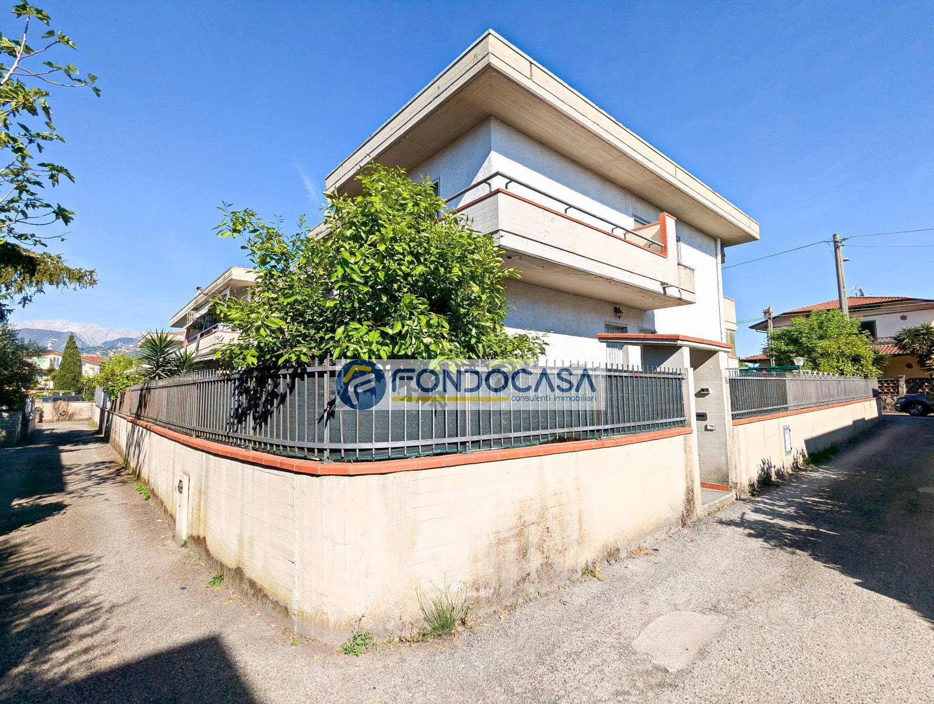 Villa unifamiliare in vendita a Massa, Marina di Massa