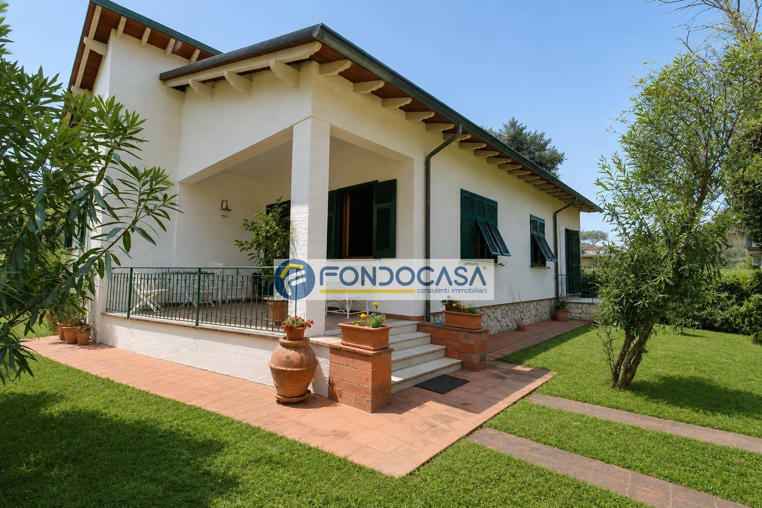 Villa in vendita a Massa, Marina di Massa