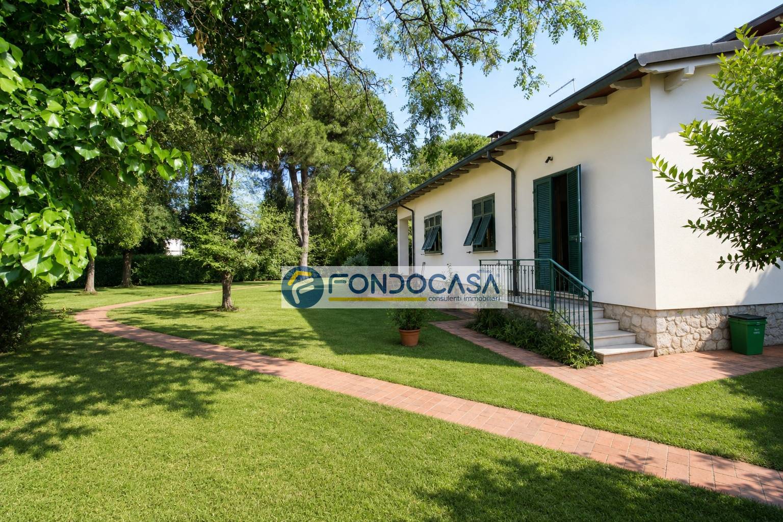 Villa in vendita a Massa, Marina di Massa