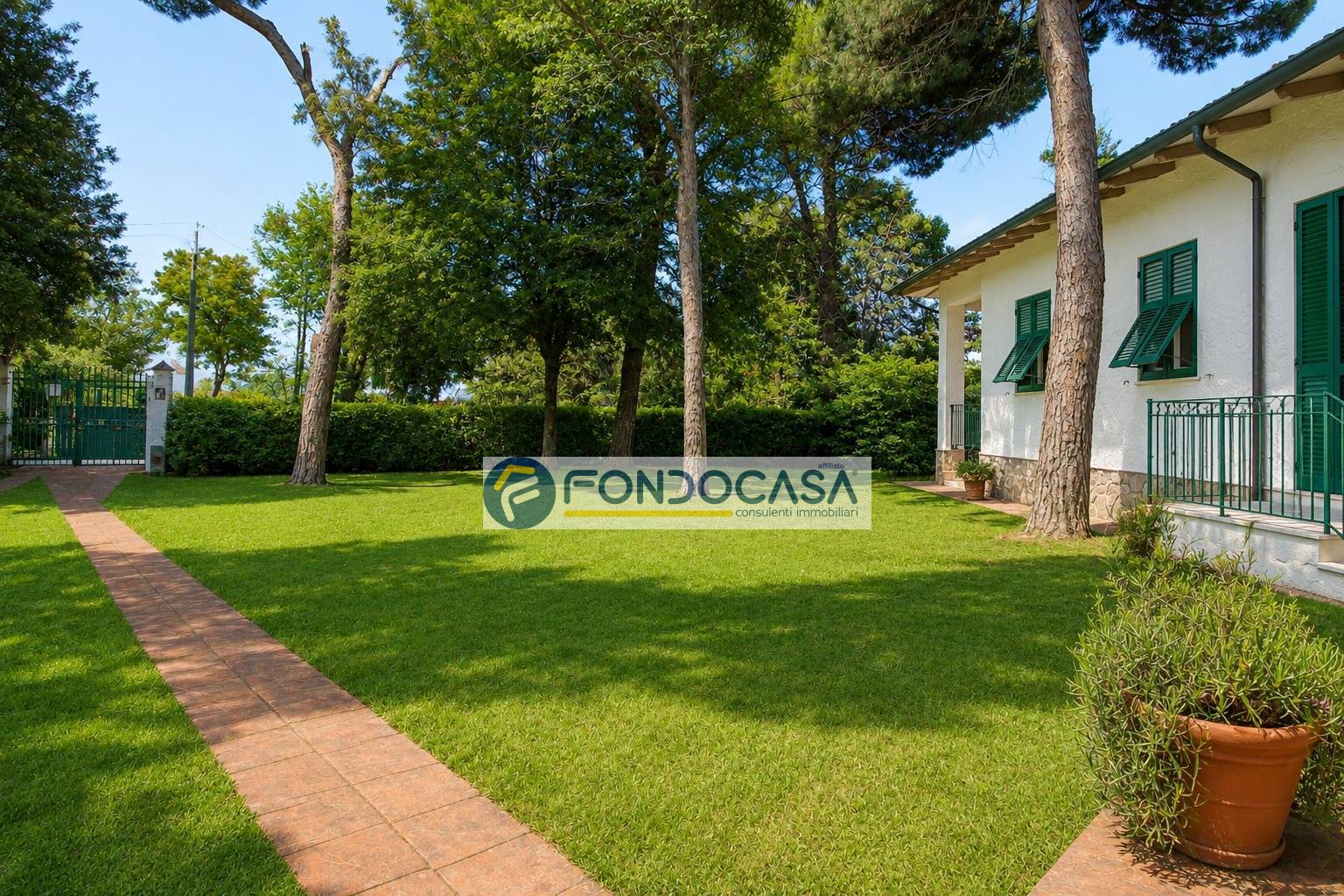 Villa in vendita a Massa, Marina di Massa