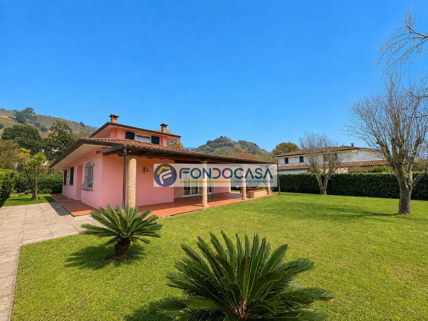 Villa in vendita a Massa