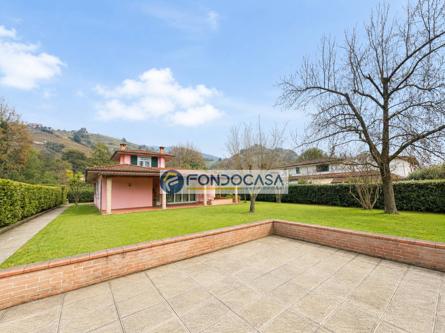 Villa in vendita a Massa