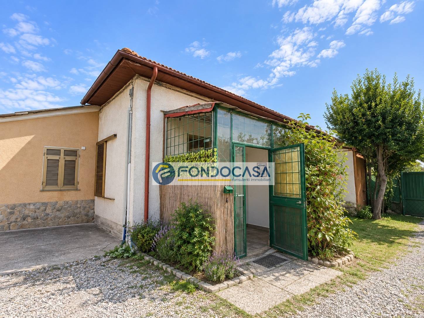 Casa semindipendente in vendita a Massa