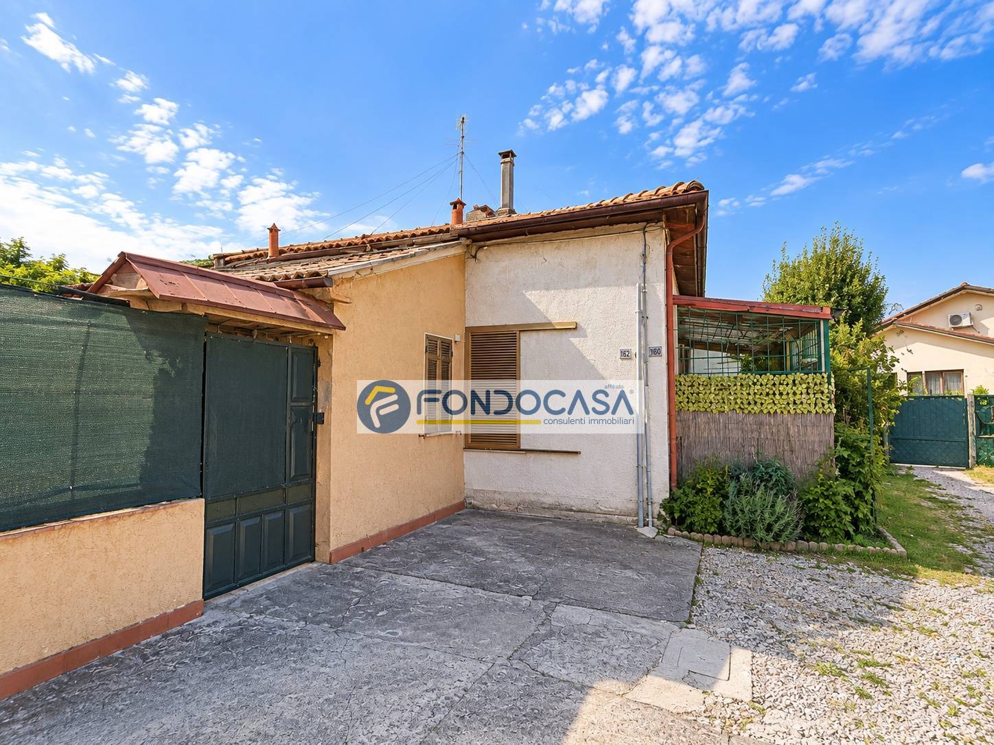 Casa semindipendente in vendita a Massa