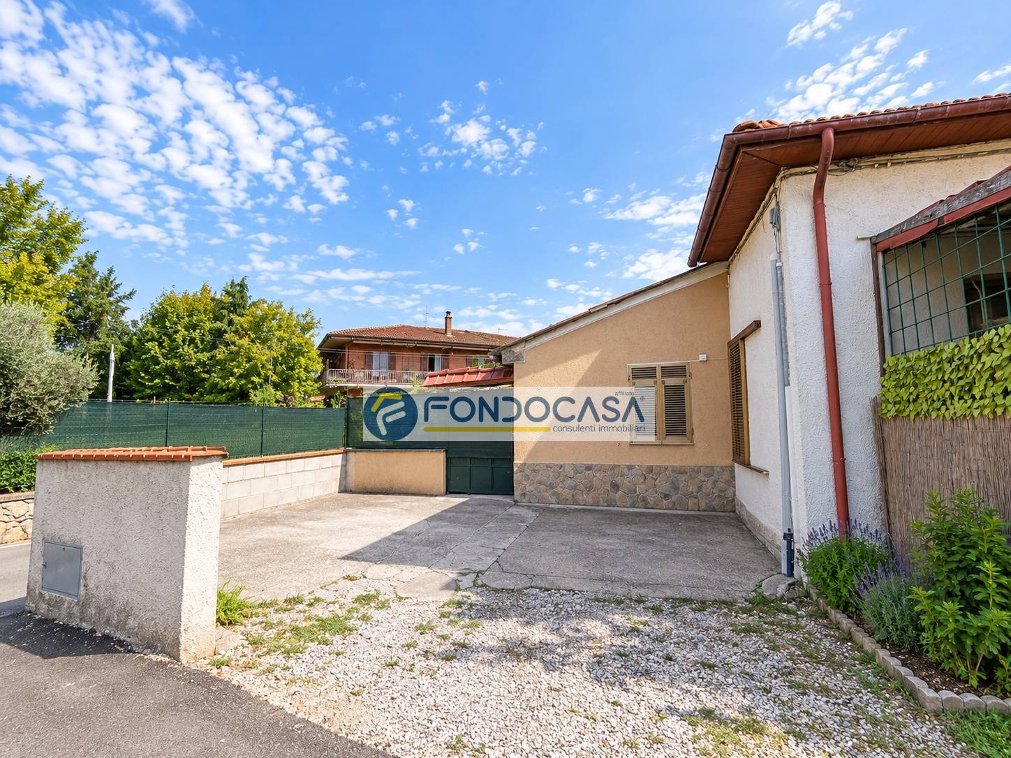 Casa semindipendente in vendita a Massa