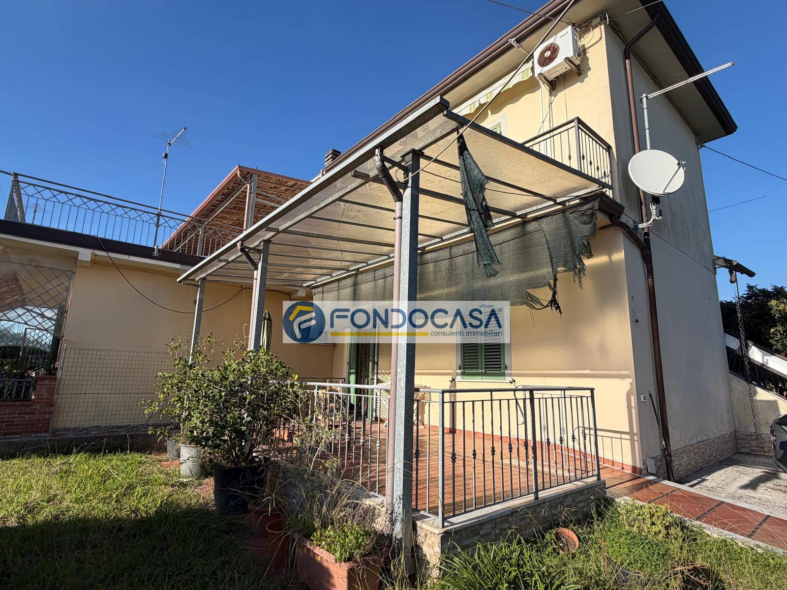 Casa semindipendente in vendita a Massa