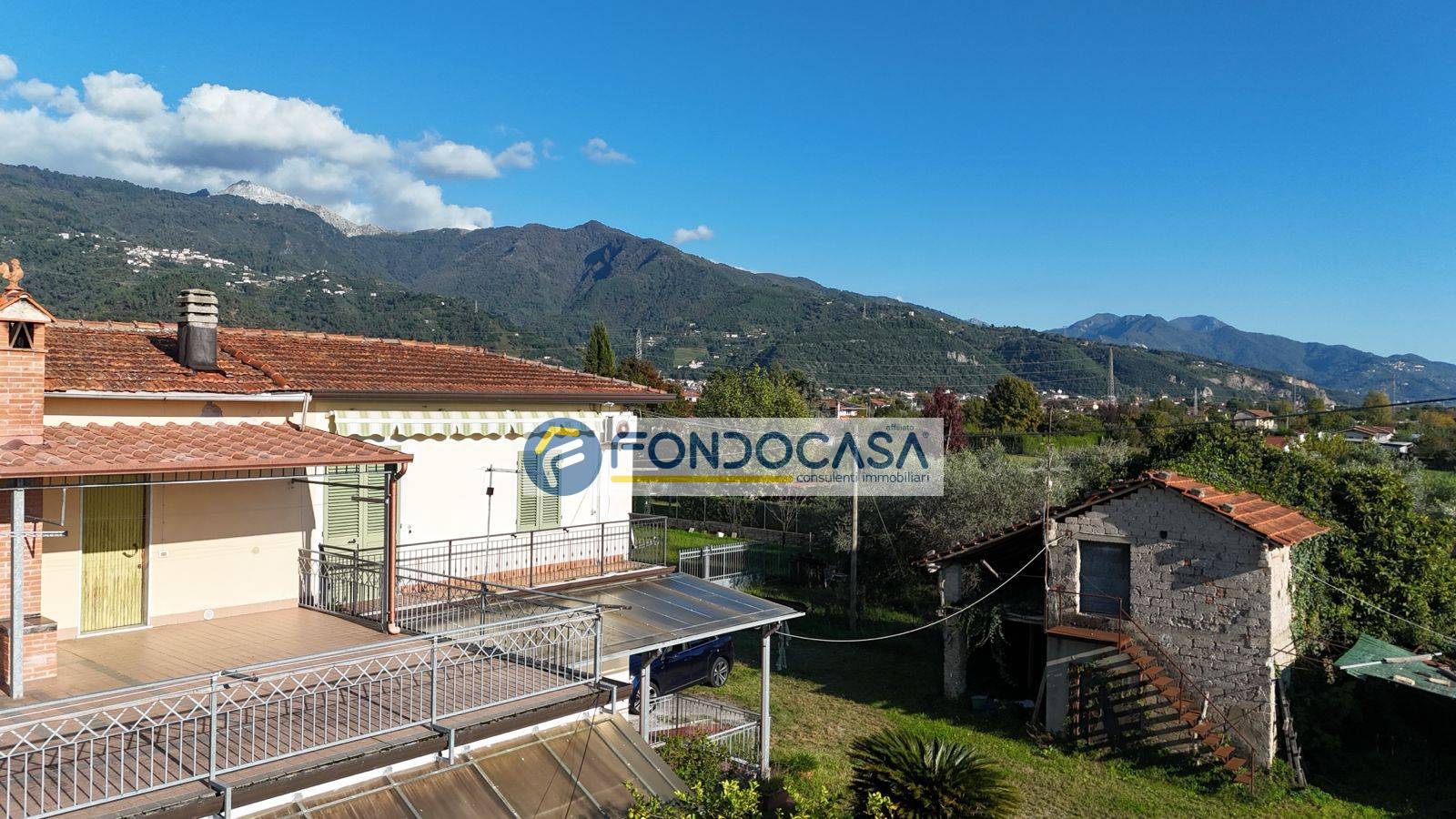 Casa semindipendente in vendita a Massa