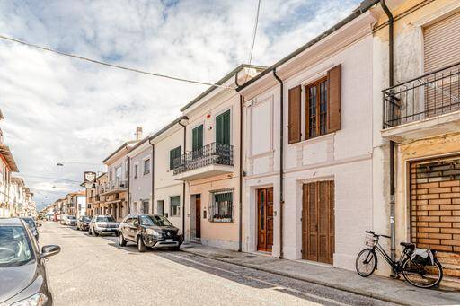 Casa indipendente con terrazzo, Viareggio centro