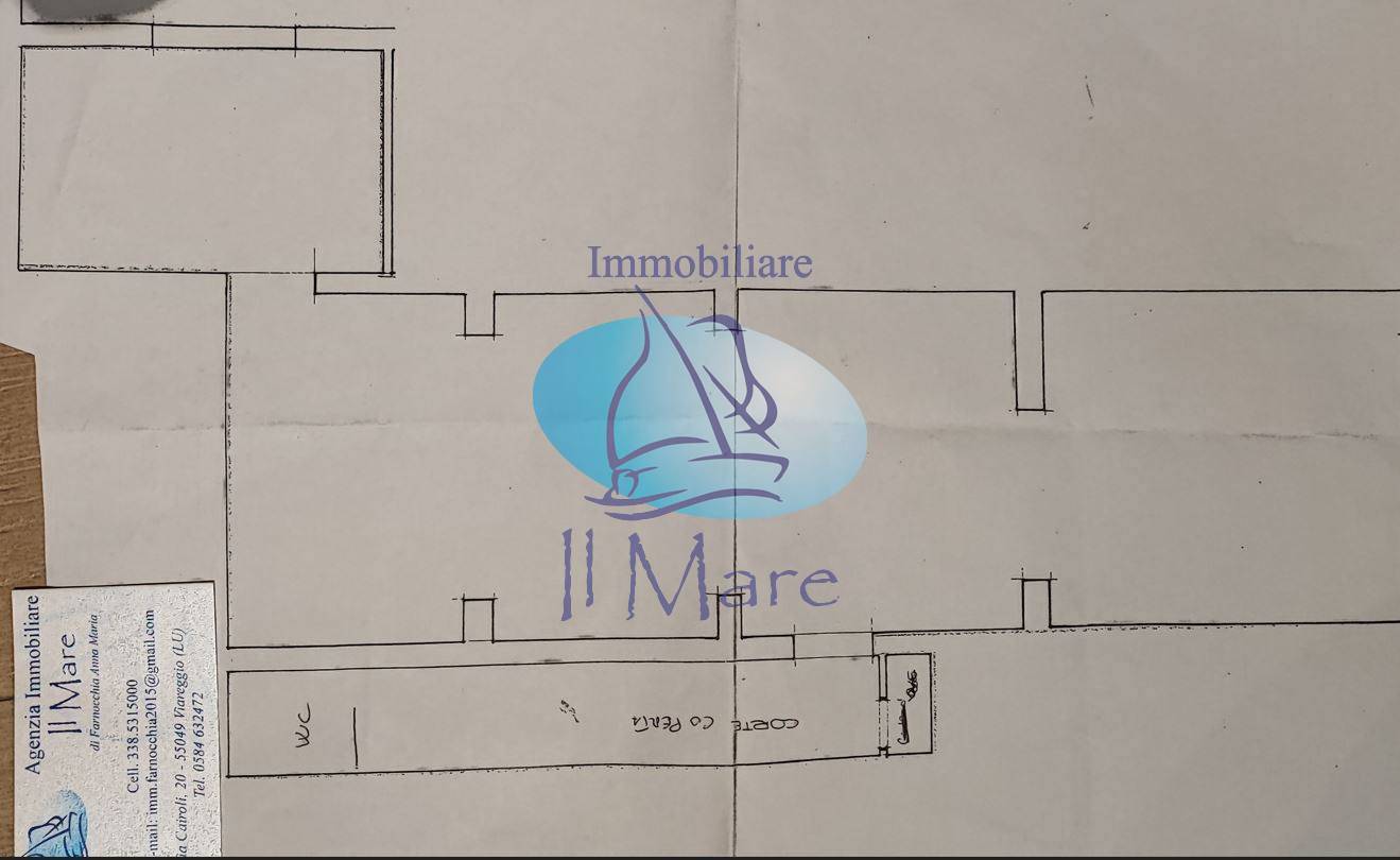 Locale commerciale in affitto a Viareggio, Centro