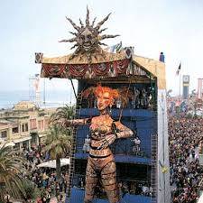 Locale commerciale in affitto a Viareggio, Centro