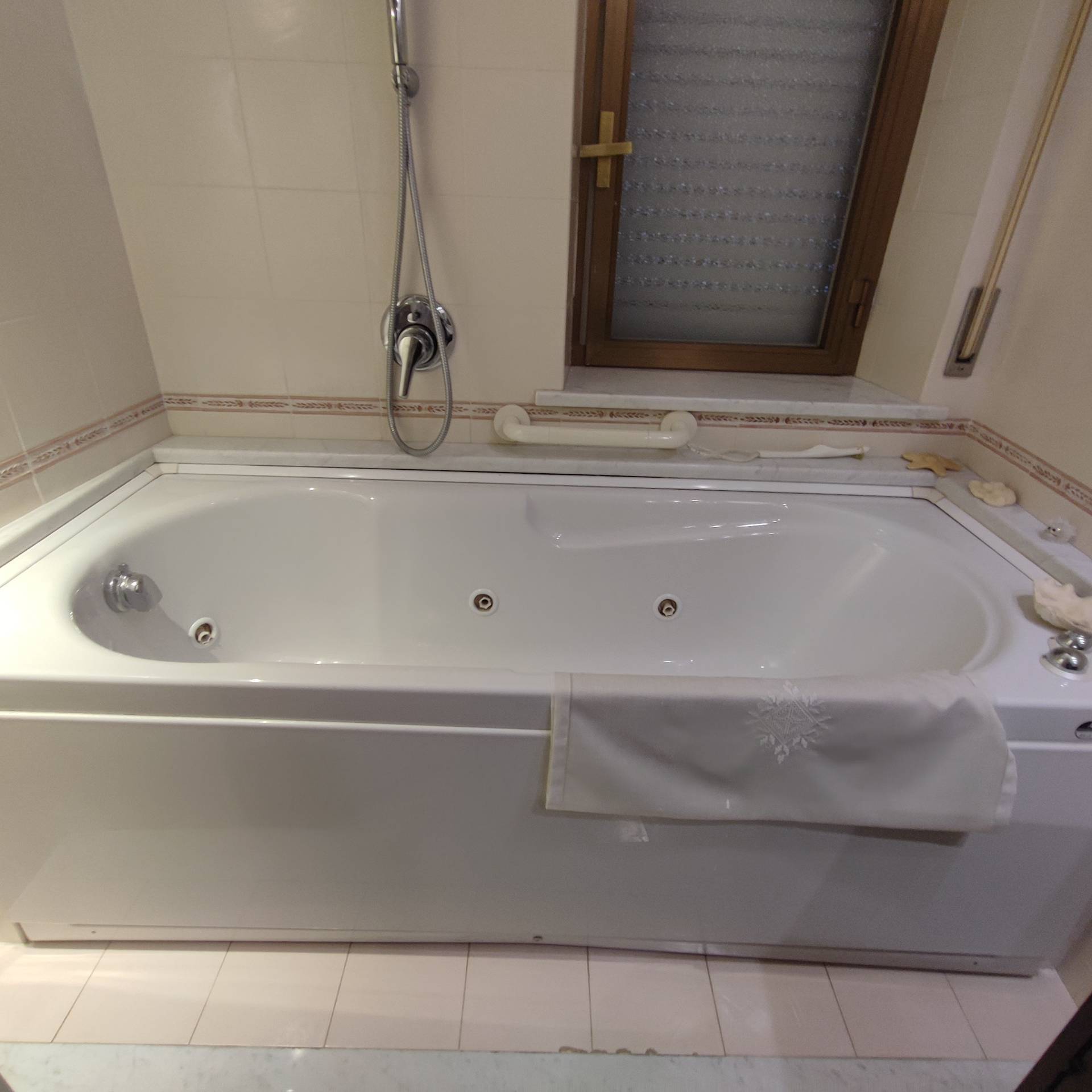 Appartamento in affitto a Massarosa, Corsanico