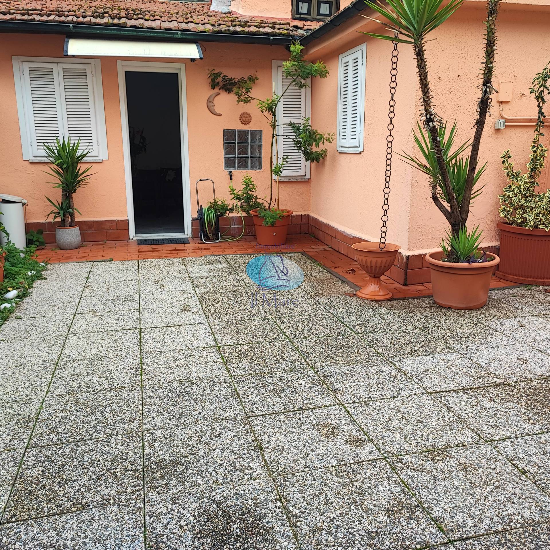 CASA INDIPENDENTE in vendita a Viareggio, Varignano