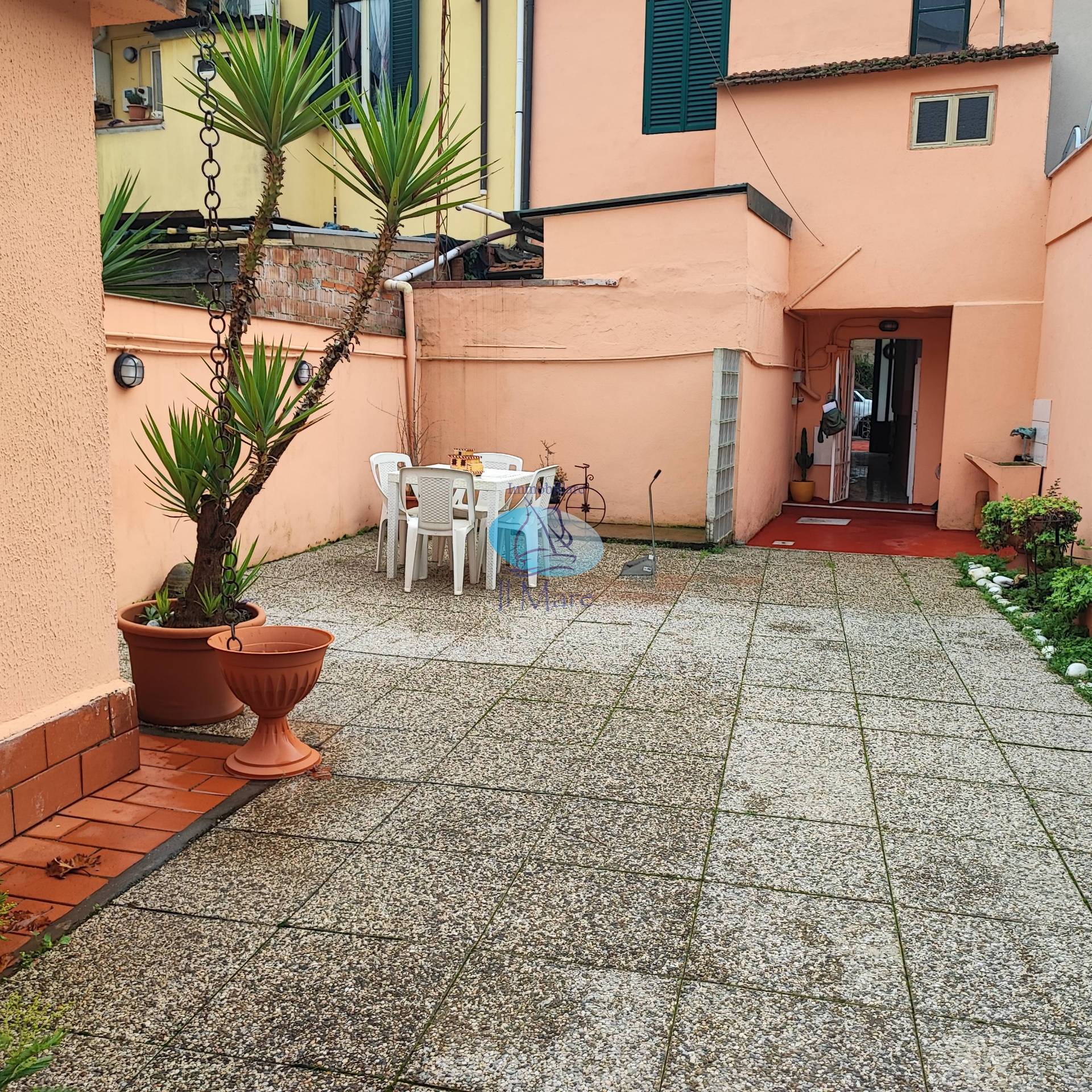 CASA INDIPENDENTE in vendita a Viareggio, Varignano
