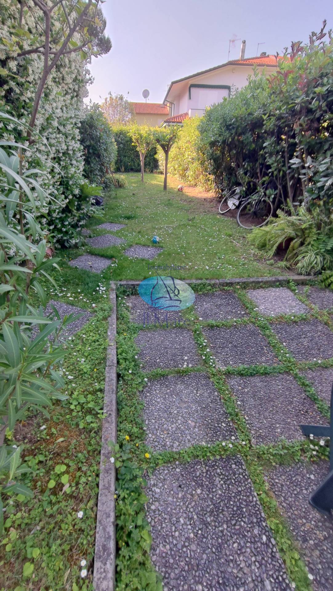CASA INDIPENDENTE in vendita a Camaiore, Lido di Camaiore