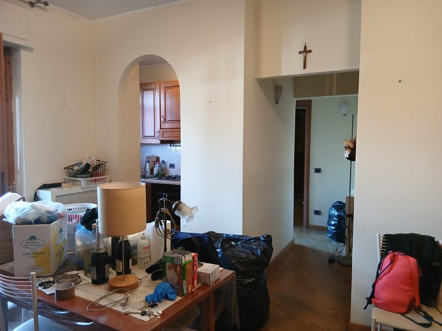 Trilocale con terrazzi, Massa centro