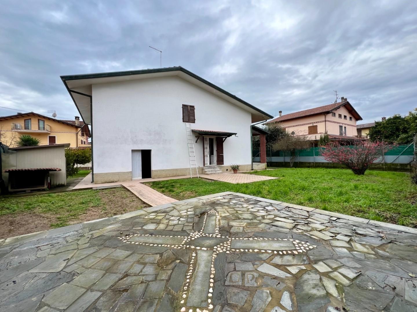 Villa con giardino, Massa marina di