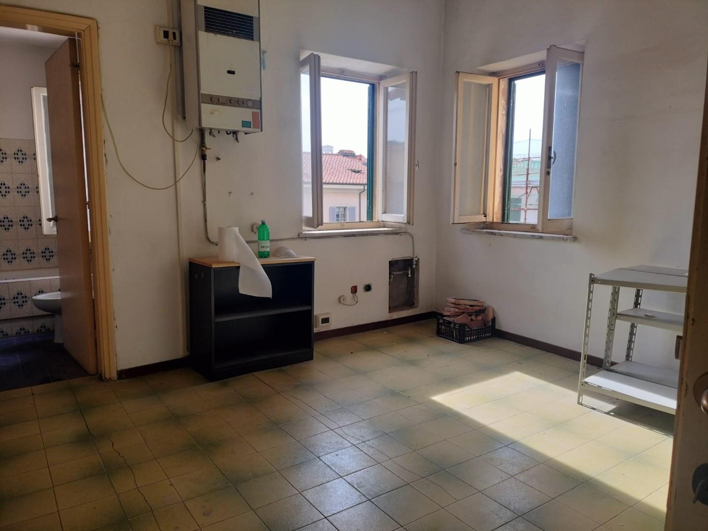 Appartamento da ristrutturare, Massa centro storico