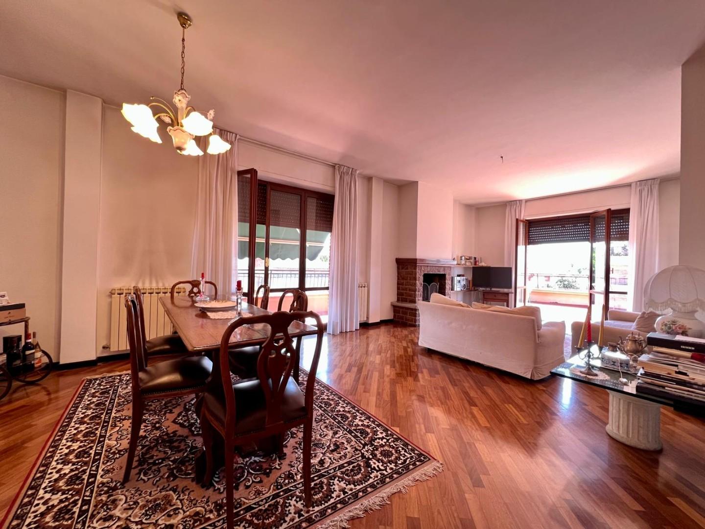 Attico con terrazzo, Massa ronchi