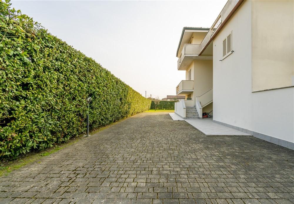Appartamento con giardino, Montignoso cervaiolo