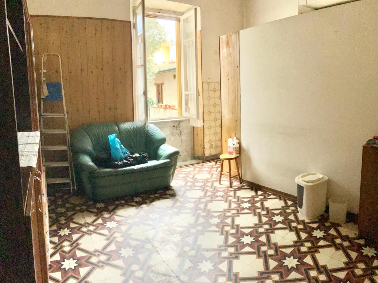 Bilocale da ristrutturare, Massa quercioli