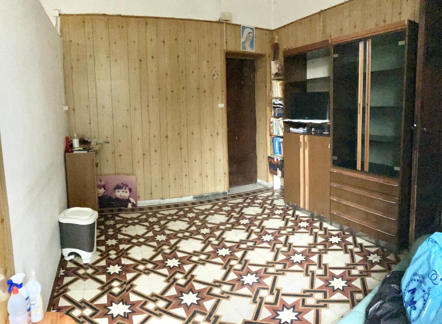 Bilocale da ristrutturare, Massa quercioli