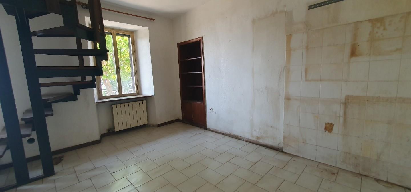 Casa indipendente da ristrutturare, Massa san carlo