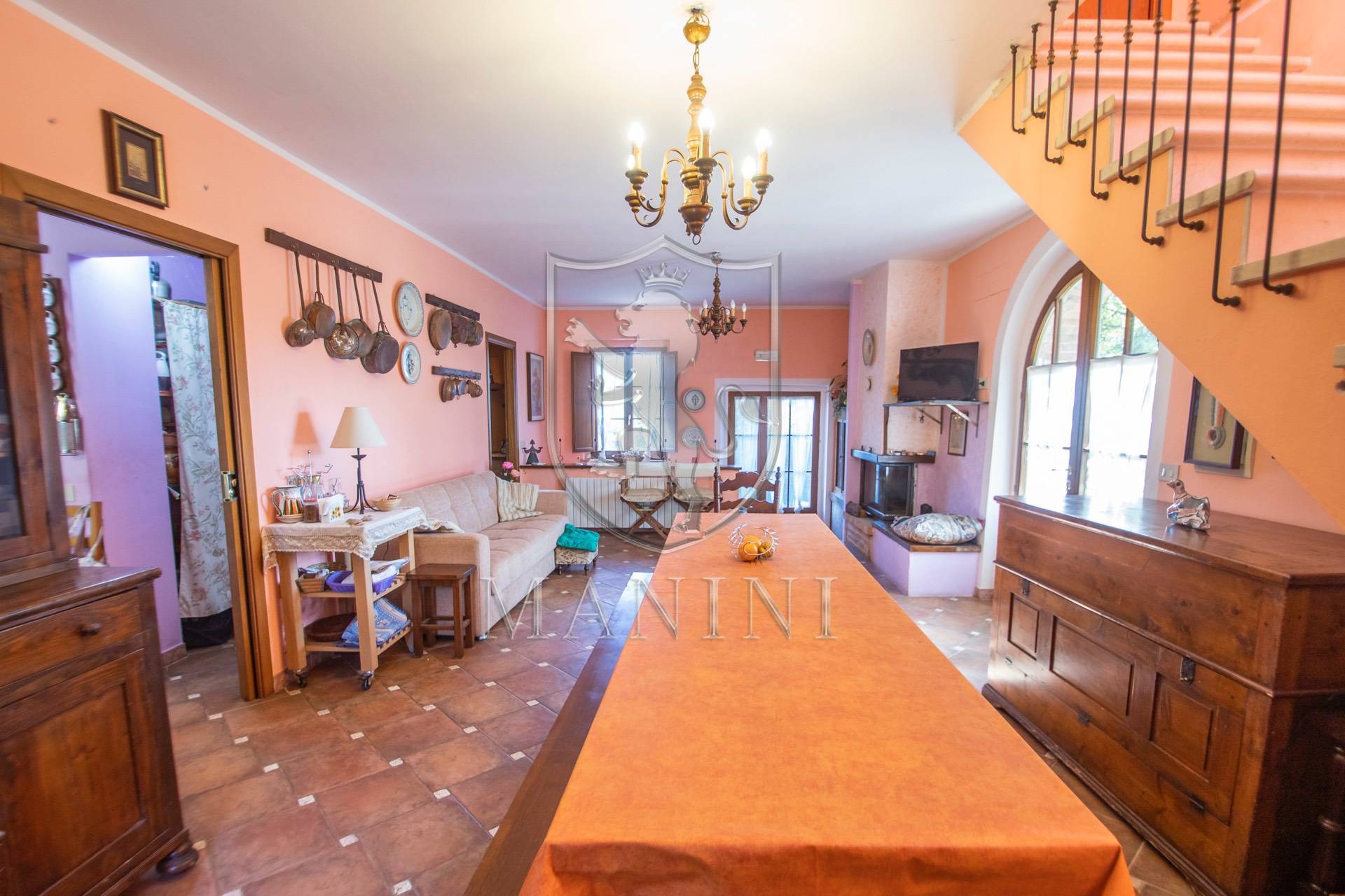 Casale in vendita a Siena, Semicentrale