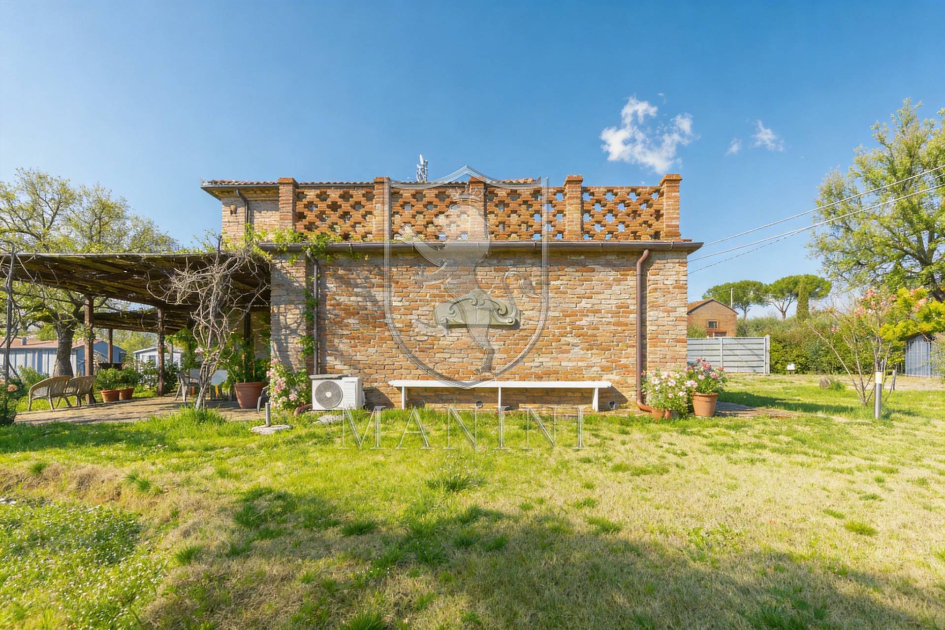 Villa in vendita a Lucignano