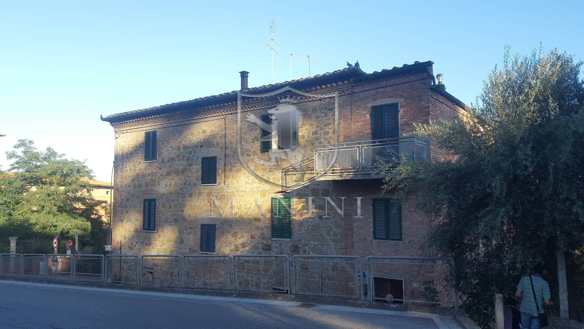 Casa indipendente con terrazzo a Torrita di Siena - torrita - 01