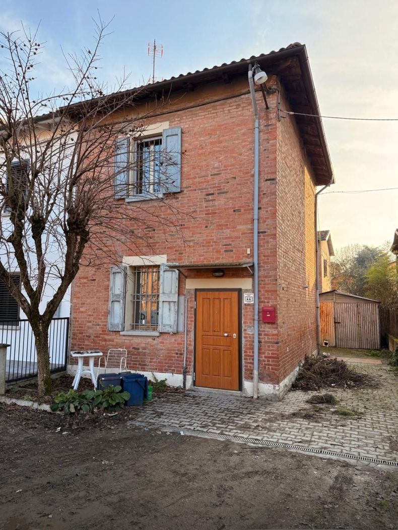 Villa con giardino a Calderara di Reno