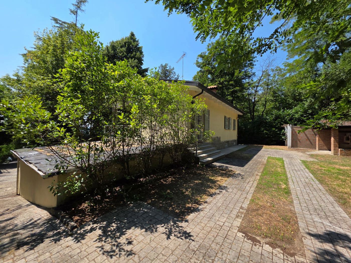 Villa con giardino a Sasso Marconi