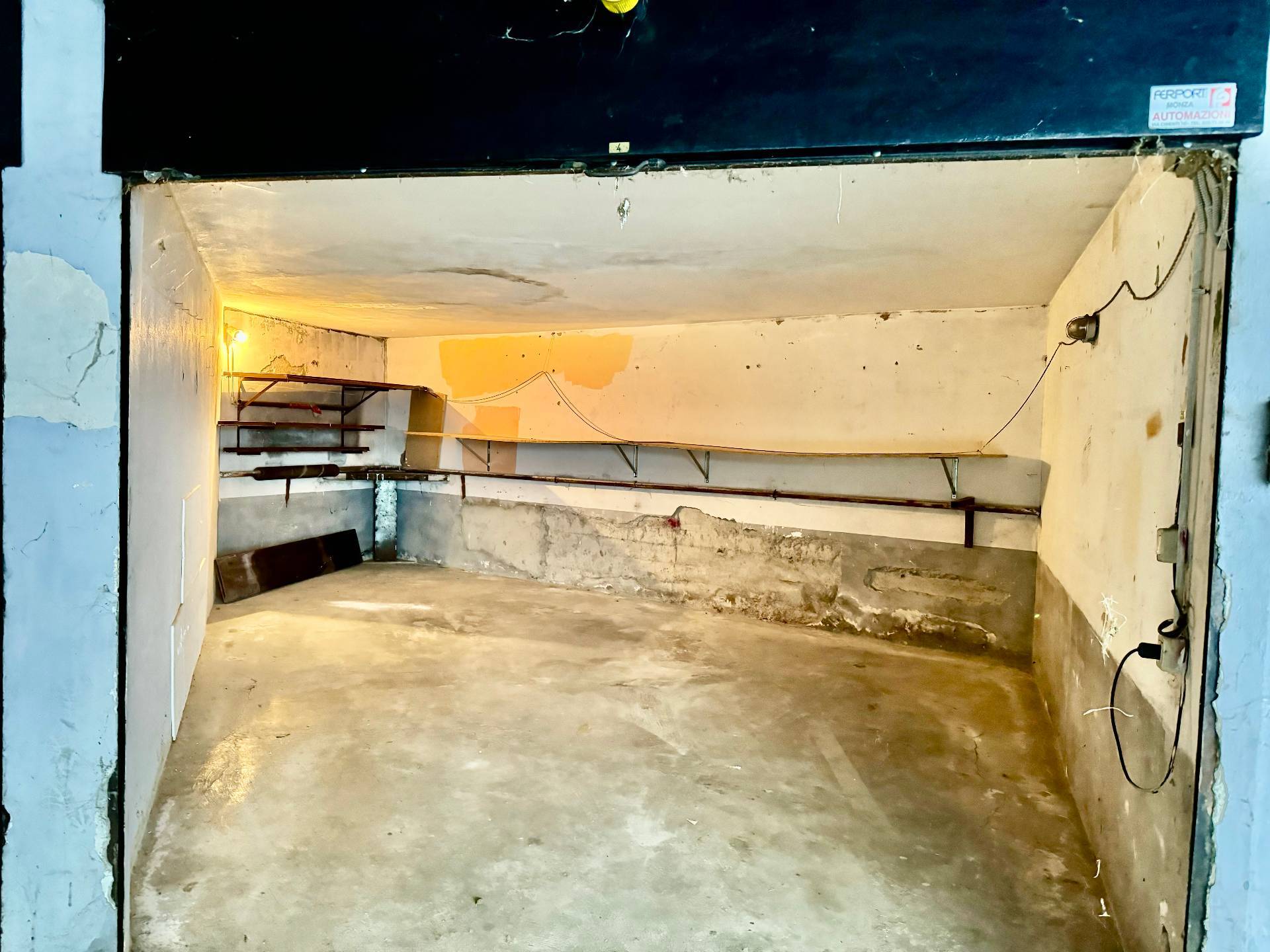 Box/Garage 24mq in vendita a Cinisello Balsamo