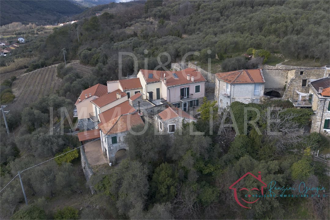 Quadrilocale in vendita a Ortovero