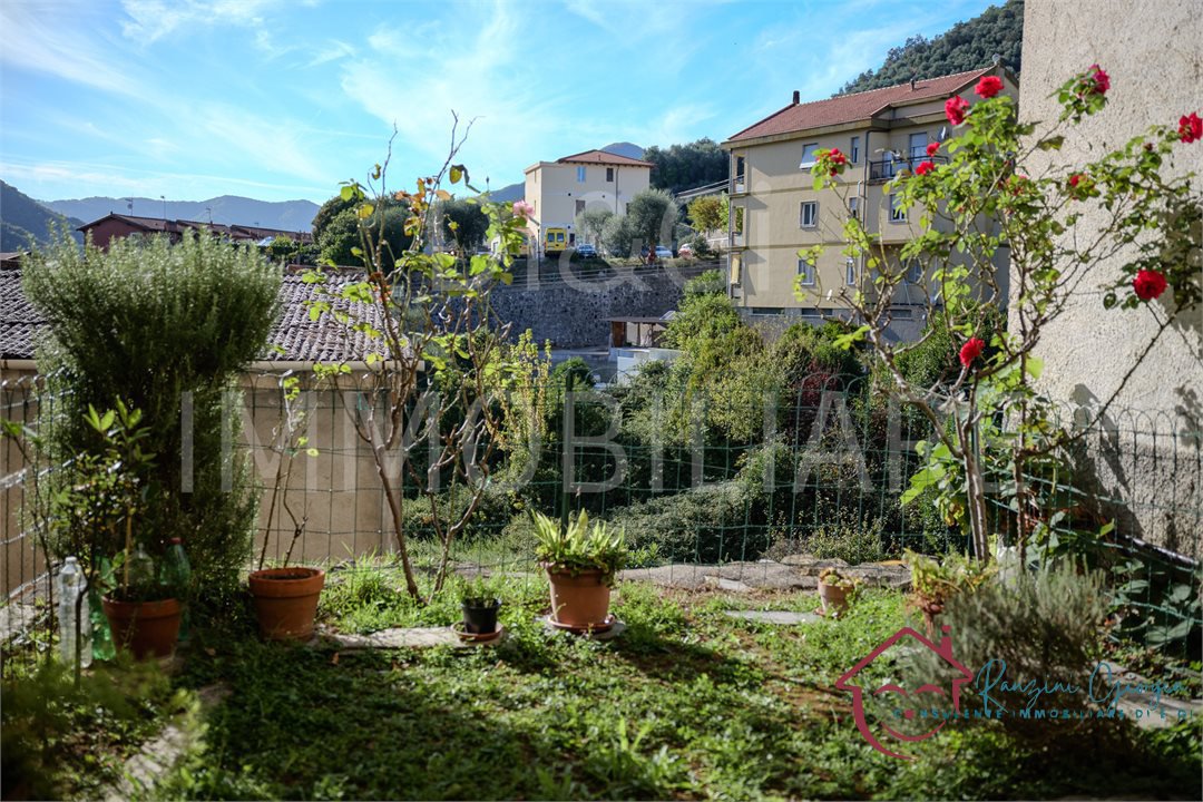 Casa indipendente in vendita a Casanova Lerrone
