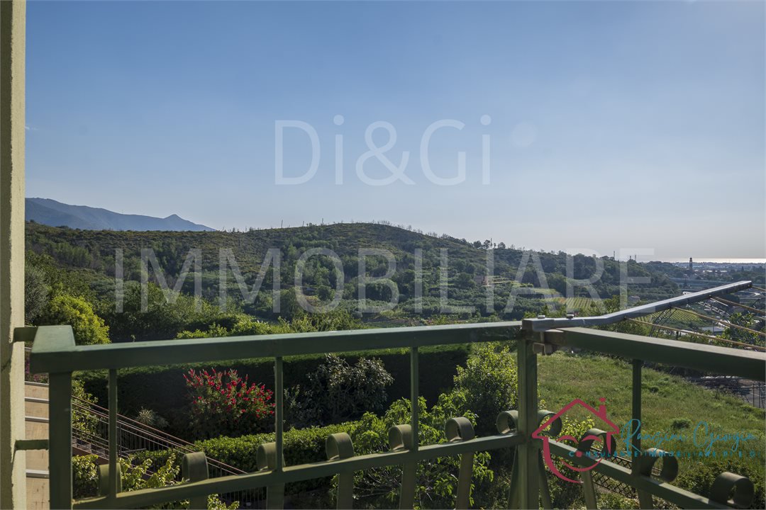 Villa vista mare a Villanova d'Albenga