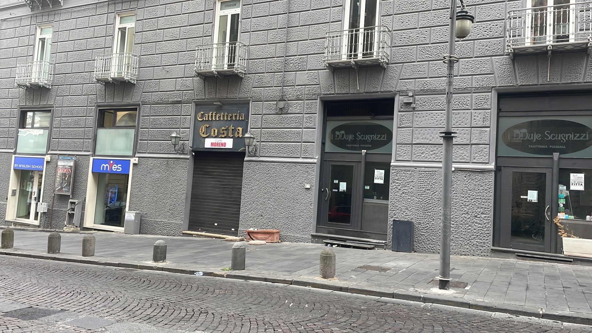 Locale commerciale in vendita a Napoli