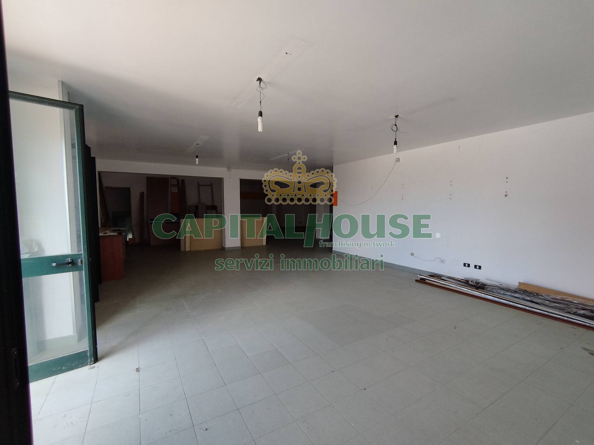 Commerciale in vendita a Pastorano