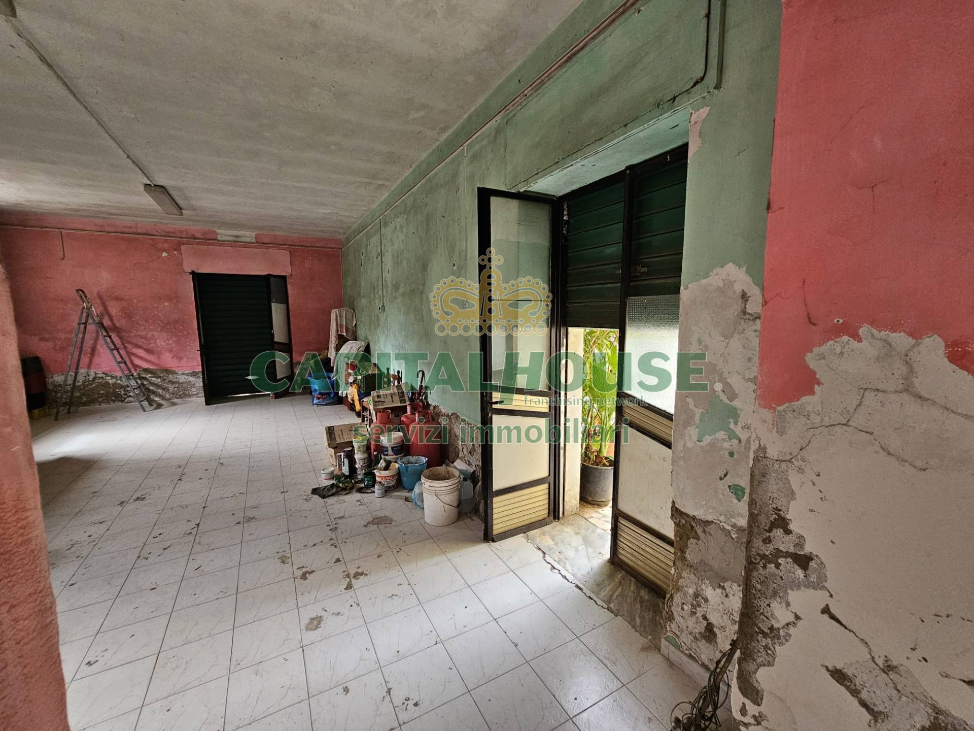 Commerciale in vendita a Francolise