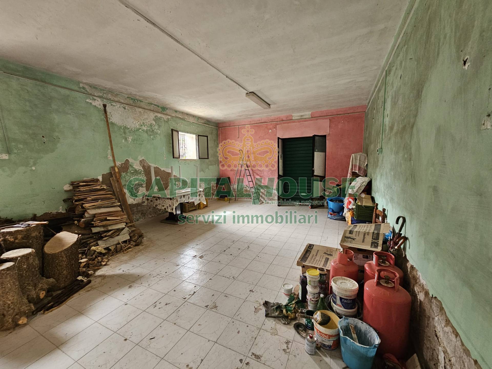 Commerciale in vendita a Francolise