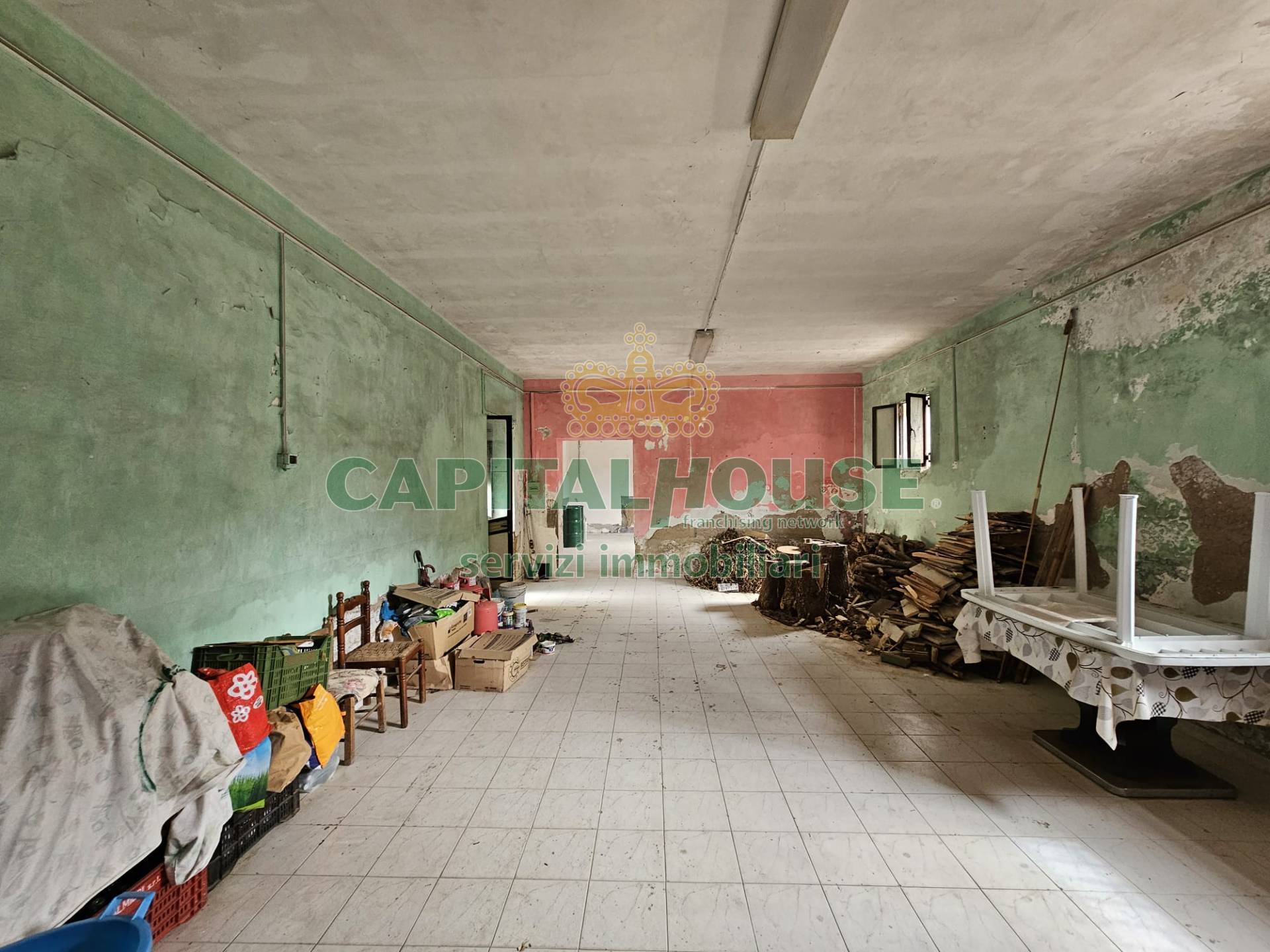 Commerciale in vendita a Francolise