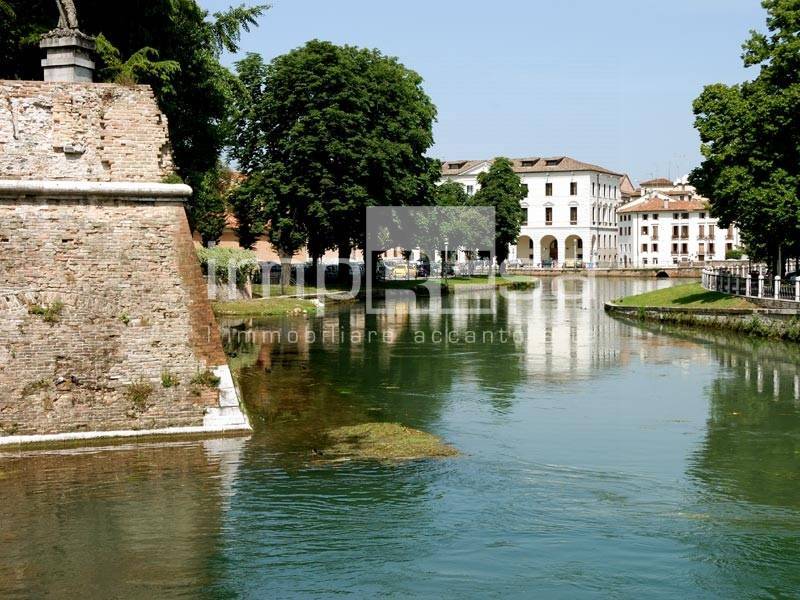Palazzo in vendita a Treviso, Centro storico
