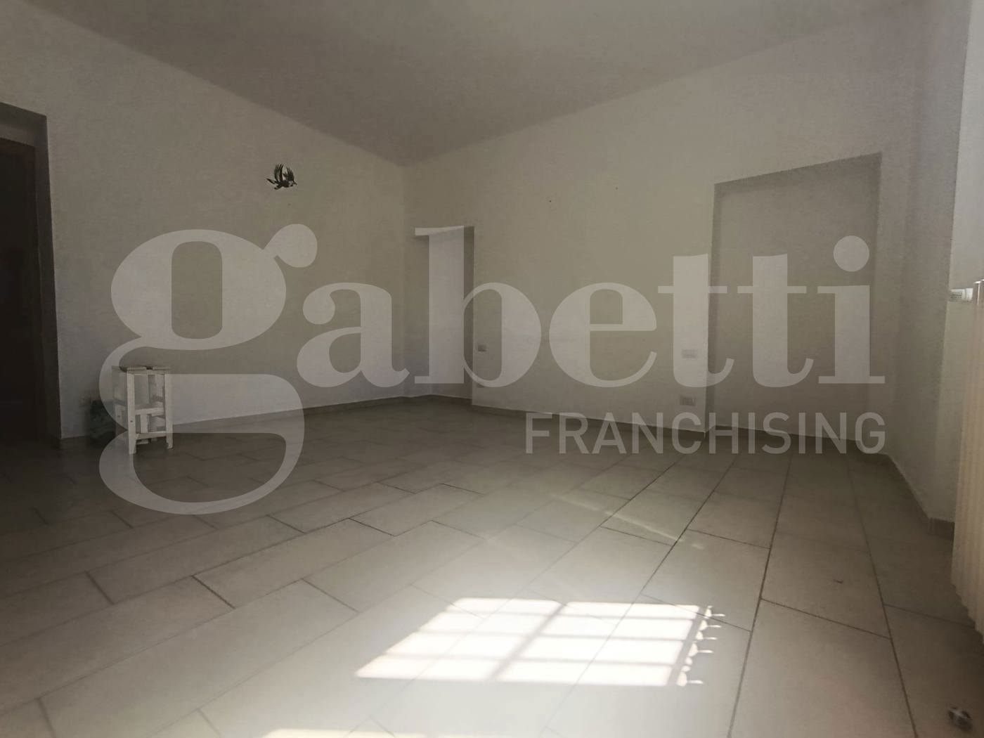 Trilocale con box a Milano