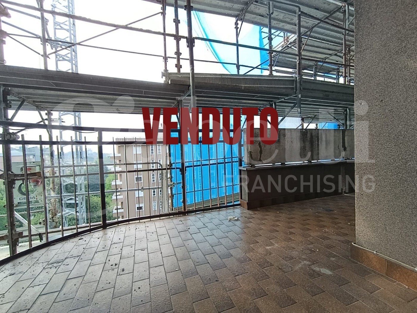 Quadrilocale con box a Milano