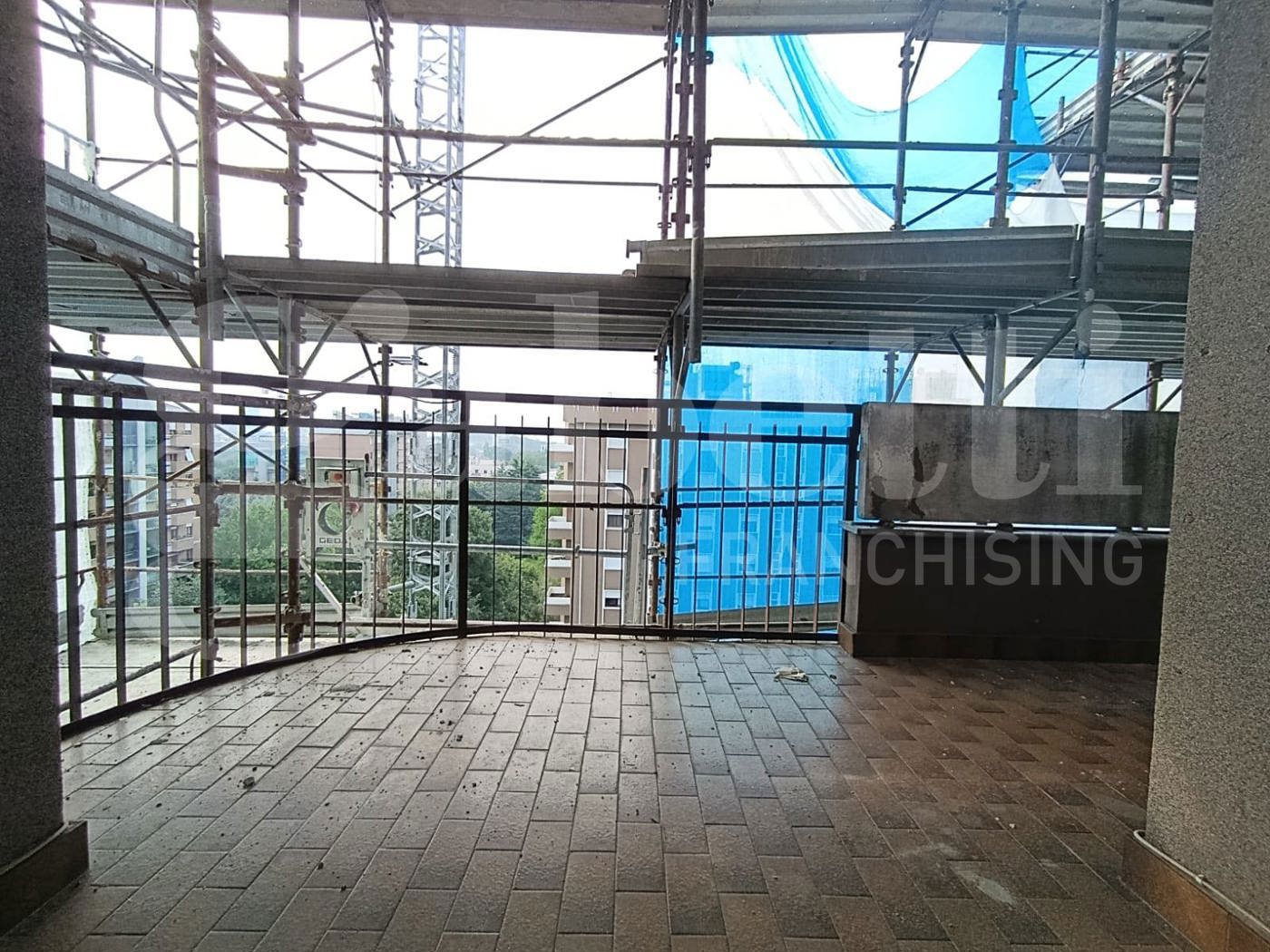 Quadrilocale con box a Milano