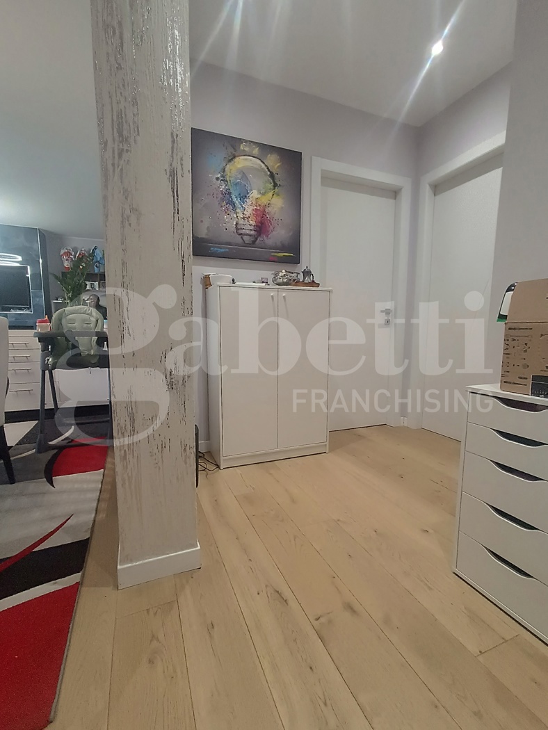 Trilocale con box a Milano