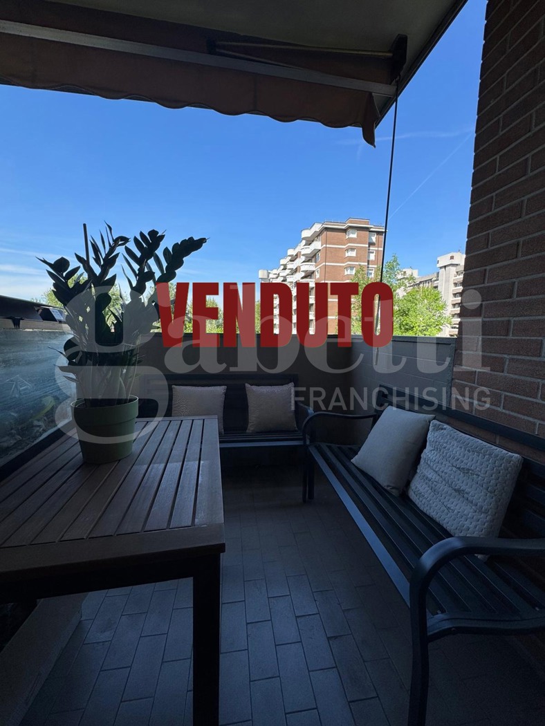 Trilocale con box a Milano